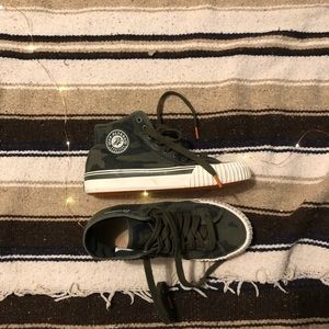 PF flyer LIKE NEW woman’s high top shoe